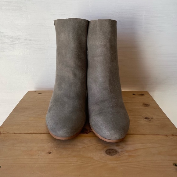 Lucky Brand Block Heel Ravynn Leather Booties Size: 8 - Picture 4 of 10